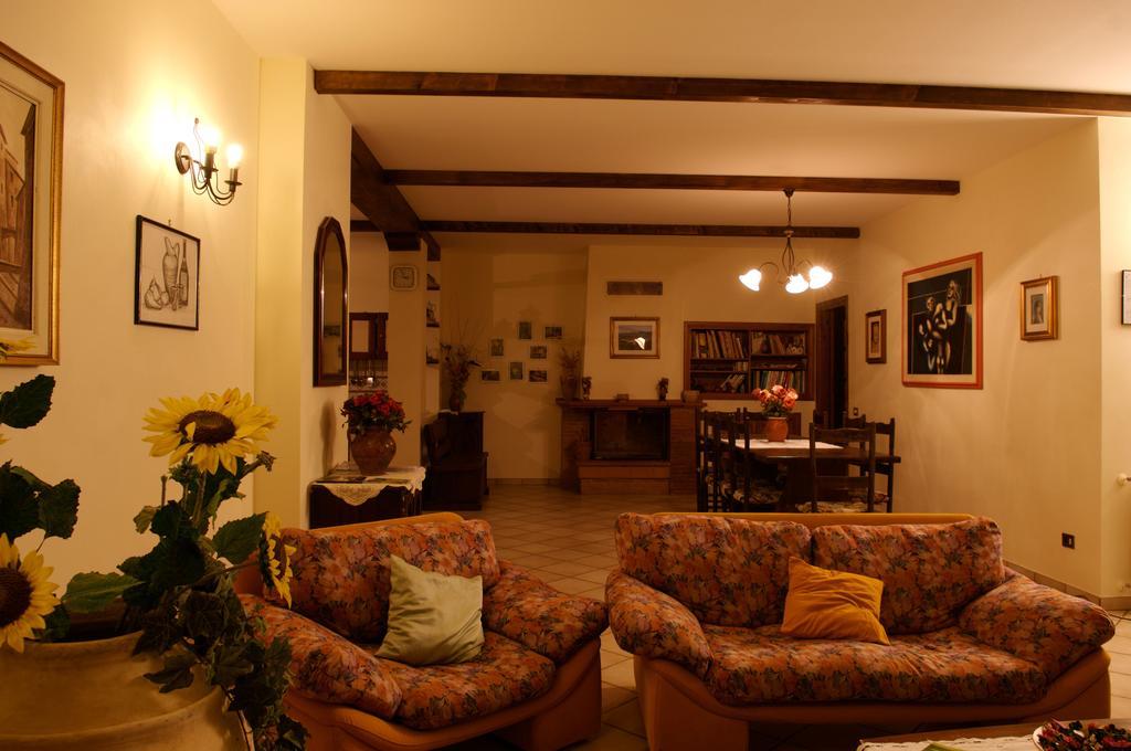 La Colonna Bed & Breakfast Montelanico Bagian luar foto